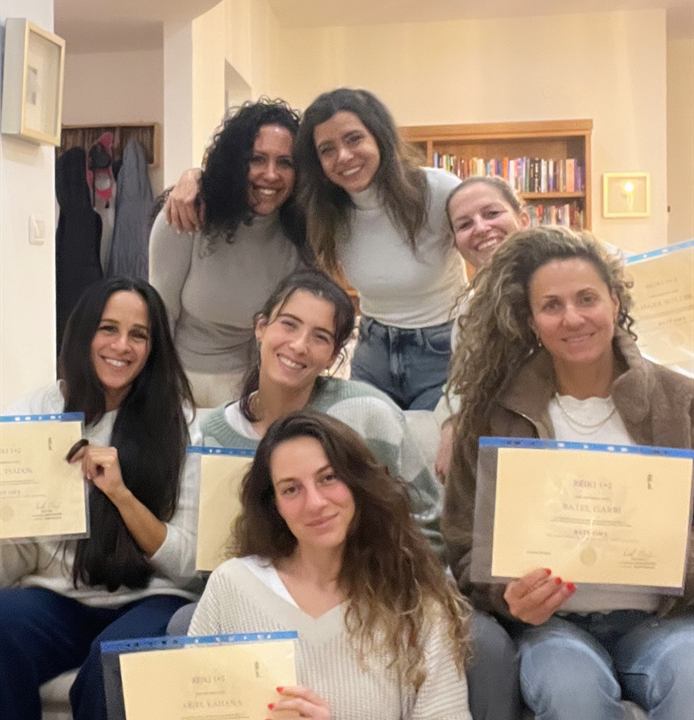 קבוצת ההכשרה עם התעודות